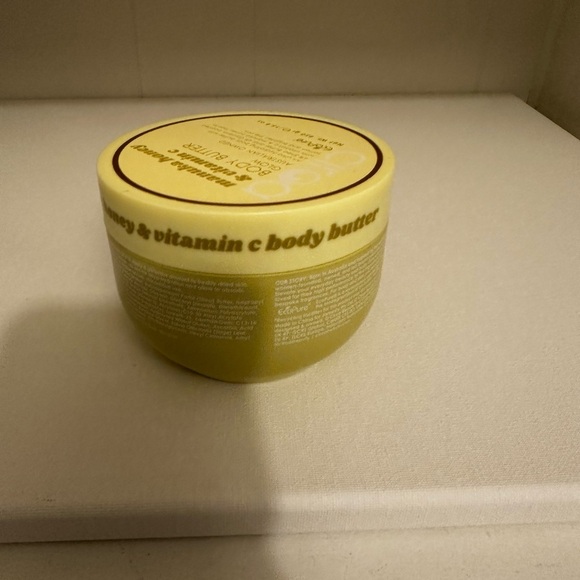 Ciroa Manuka Honey & Vitamin C Body Butter Glow 15.8oz - Picture 4 of 7